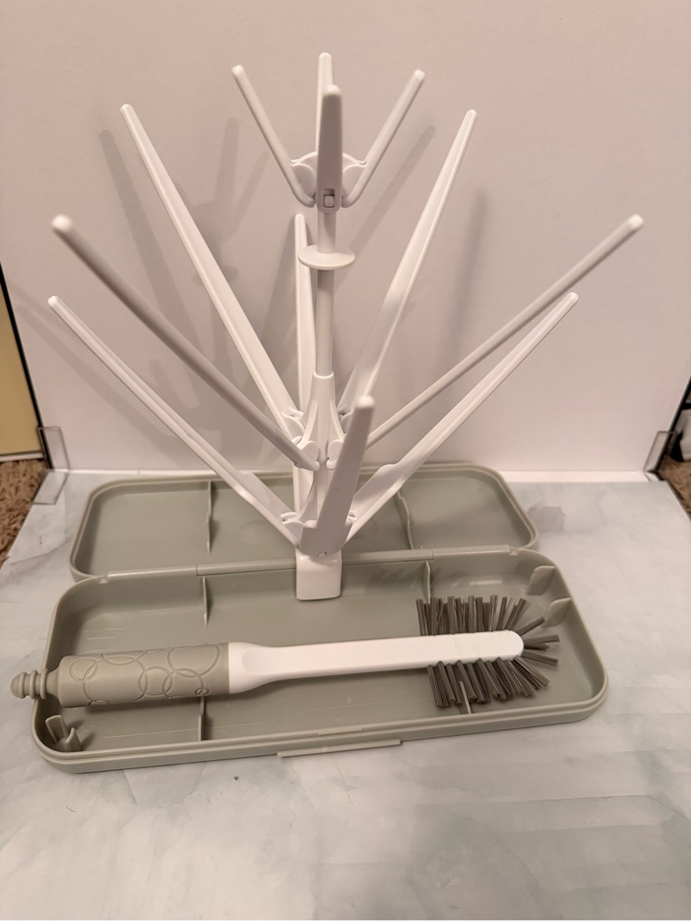 Ubbi travel was kit and drying rack